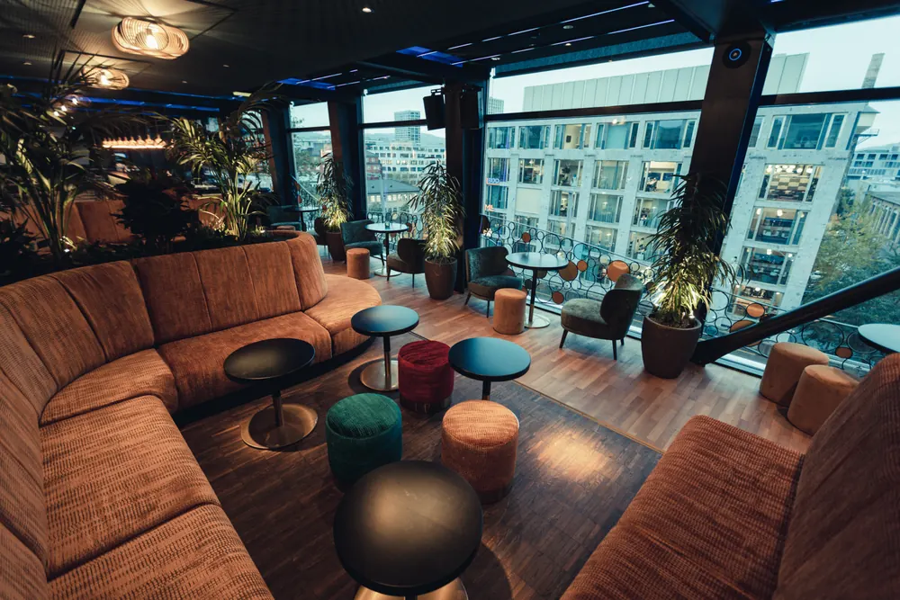 SOHO Lounge mit Sofas